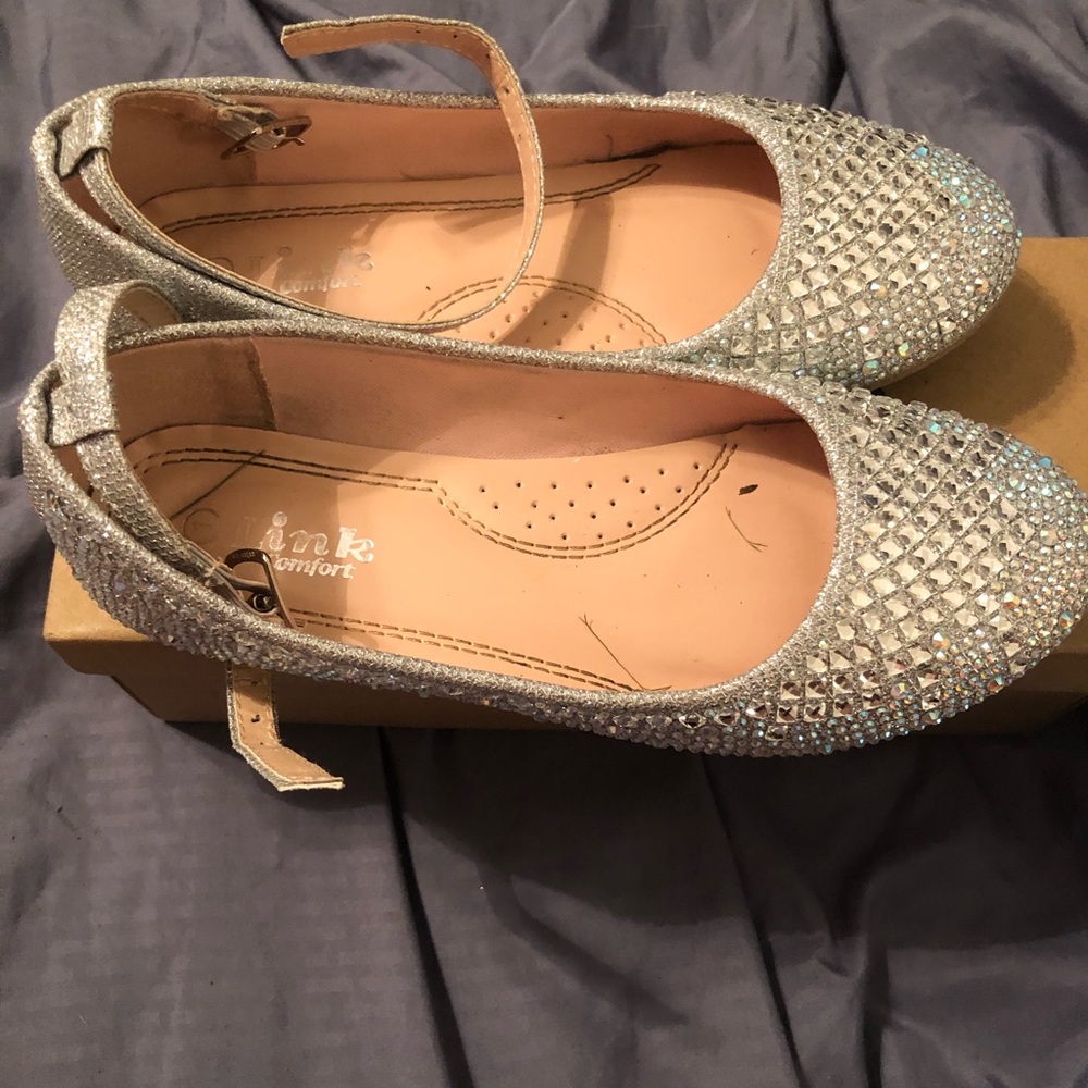 Girls shoes